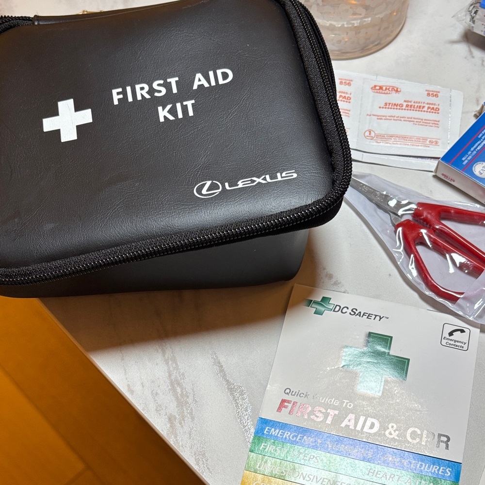 Lexus Emergency First Aid Kit & Black tote